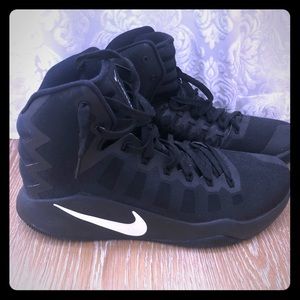 Men’s Nike hyperdunk sneakers